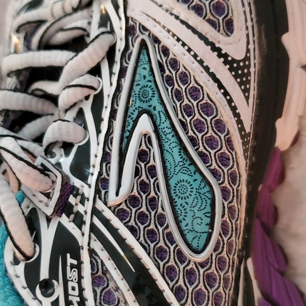 EUC Brooks GHOST running shoes Sz 6 Euro 6.5 - Picture 9 of 9